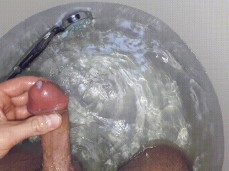 RISKY WATER WANKING WITH A SHOWER HEAD IN THE BATH UNTIL I CUM gif