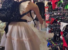 Big-nippled side boob gif