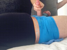 Дрочка в трусах gif