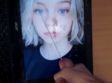 Emma Myers Cum Triburte gif