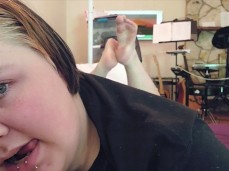 fat girl nice smile and feet gif
