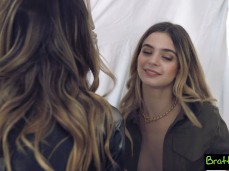 ✓ Molly Little,Mia Kay sexonly.top/fhqcjwr gif