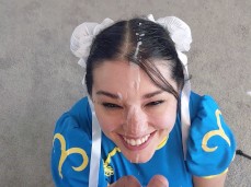 Chun li tomando porra na cara gif