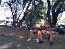 playing with the lush in the park (by GaticasCallejeras) gif