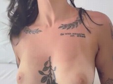 Já pensou em me ver toda queimadinha? gif