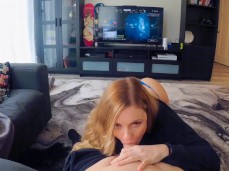 Sucking my boyfriends cock while he’s gaming (creampie finish) gif
