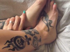 feet1Conejoblanco666 gif