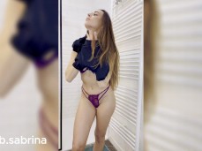 femme hot se déshabille gif