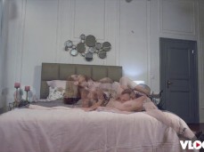 Busty Lenina Crowne disfruta de un coño mojado y salvaje embistiendo gif