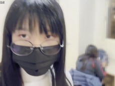 showing buttplug next to girl in public gif