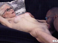 eating older pussy gif