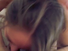 pendeja hace garganta profunda gif