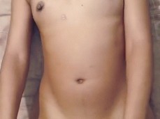 abriendo las piernas gif