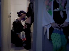 Espiou a amiga fazendo boquete gif