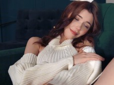 MILA AZUL SE MASTURBANT gif