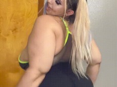Phat ass Latina twerking gif