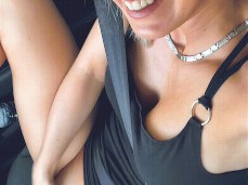 LeoniePurCar gif