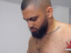 Beefy, bearded Arthuro Montoya gets sucked by Julian Montero 0043 5 gif