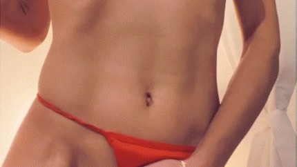 Mia Bandini standing orgasm