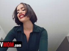 Victoria June - Pervmom 1 gif