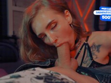 Qué caramelito que es Dolly Rud, la chupa con pasión gif