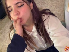 figer in mouth gif