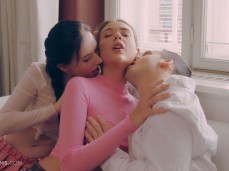 Britney Dutch and Vixi Rafi threesome gif