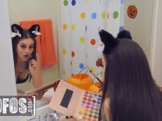 tight kitty gif