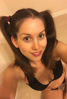 Watch Lelu Love videos