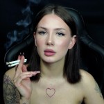 Smoking Queens