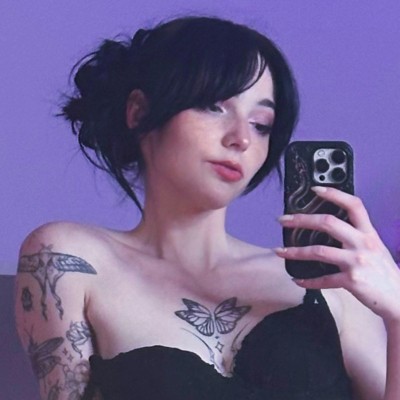 Lana Bee - Official Profile | Fanhub
