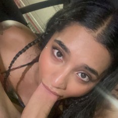 Yasmina Khan