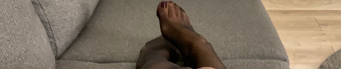 footoncrotch