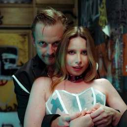 Mistress Leila and Hund