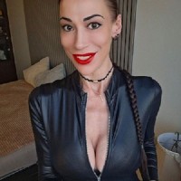 DOMINATRIX JULIETTE