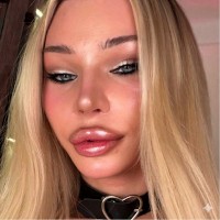 Erotica Courtney