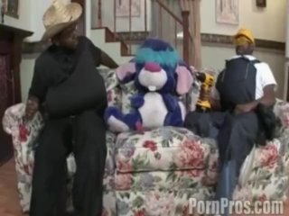 Ms. Booty & Joei Deluxxx get filthy nasty after KFC night!