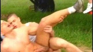 Zwei Schwänze lutschen