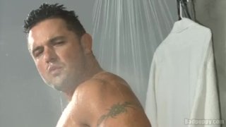 Hot escena de ducha de semental