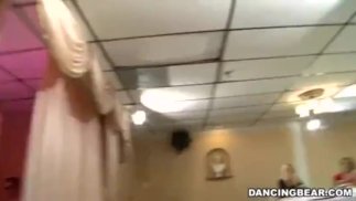 Обжора хуев получает лицо полное кончи