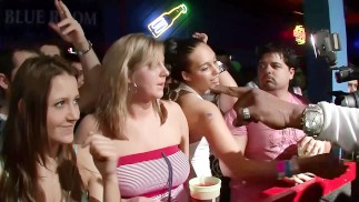 НОЧНОЙ КЛУБ МИГАЛКИ 13 - Сцена 7