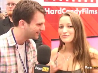 PornhubTV Dani Daniels Entrevista En Los Premios AVN 2012