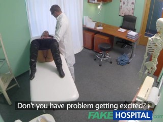 FakeHospital Getrouwde Vrouw Met Vruchtbaarheidsprobleem Krijgt Vagina Onderzocht