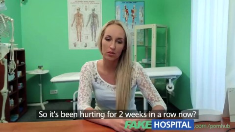 Nep ziekenhuis, hoofdpijn van blonde vrouw wordt verholpen door een piemel en een vaginaal spuitend orgasme