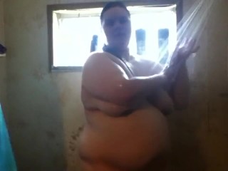 Taking a hot shower whilepregnant