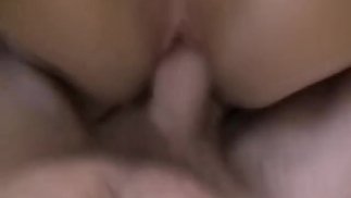 Курящая милфа любит скакать на твердом члене