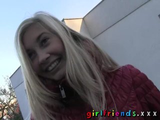 Girlfriends catch up and make amateur homemade lesbian sex tape screenshot number 2