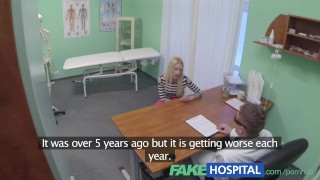 Похотливый врач FakeHospital дает сексуальной стройной блондинке множественные оргазмы