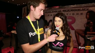 PornhubTV Vanessa Veracruz Interview bei eXXXotica 2014 Atlantic City