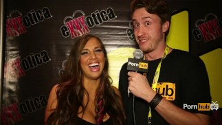 PornhubTV Sydney Leathers Interview bei eXXXotica 2014 Atlantic City